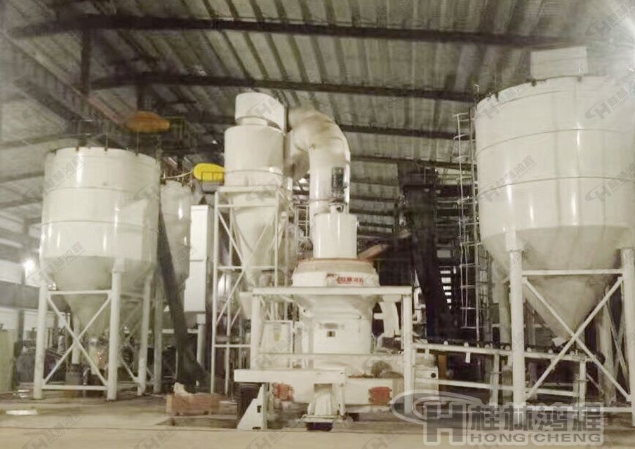 白云石雷蒙磨粉機(jī)，鴻程擺式磨粉機(jī),年產(chǎn)10萬噸的生產(chǎn)線配置