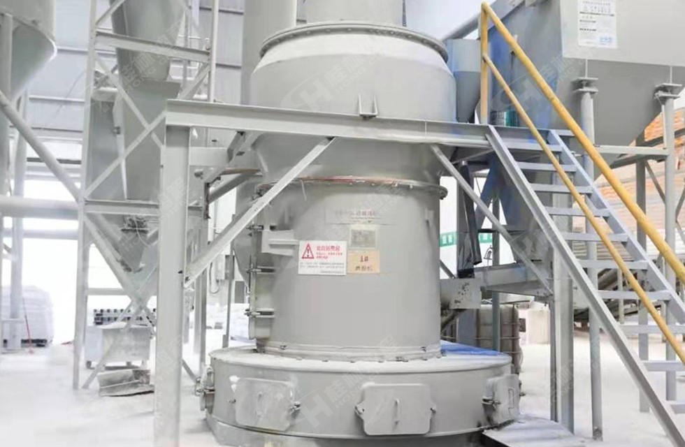 四川某市HC1500擺式磨粉機(jī)生產(chǎn)線投產(chǎn)：白云石粉325目，時(shí)產(chǎn)6噸